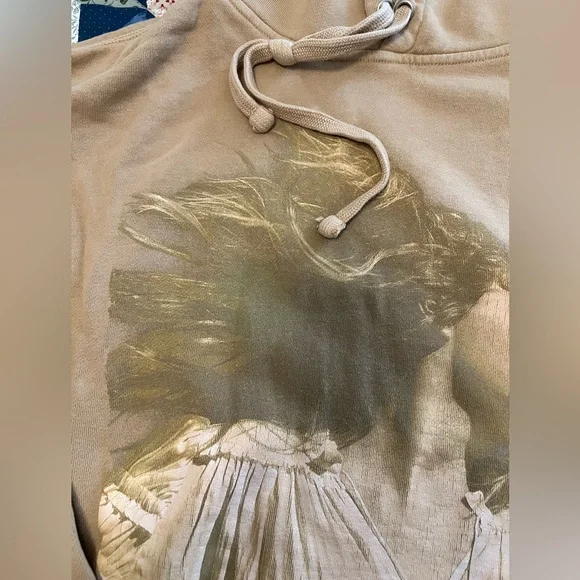 Fearless (Taylor’s Version) hoodie - Picture 2 of 6